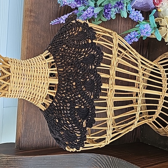 Handmade Crocheted Collar - Picture 4 of 15